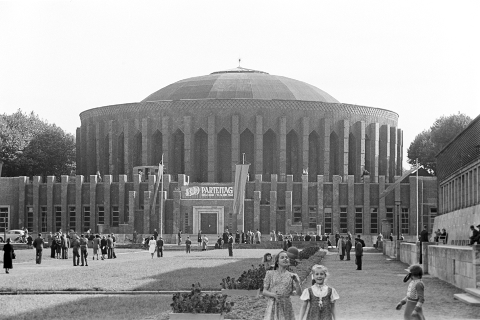 Außenaufnahme der Tonhalle in Düsseldorf