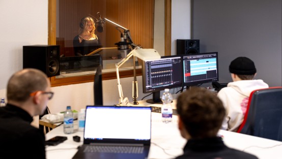 Tonstudio mit Personen