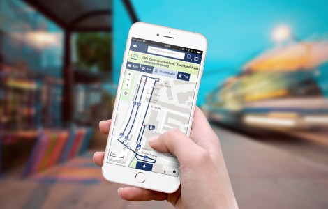 Anwendung wird mit einem Standbildbeispiel auf einem Handy gezeigt.
